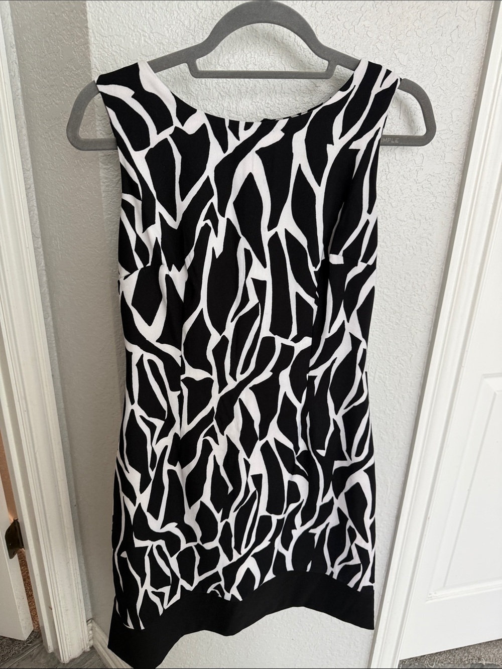 Ronni Nicole Black and White Graphic Sleeveless Mini Dress